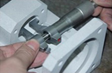 Máy cắt laser fiber loại bàn đơn