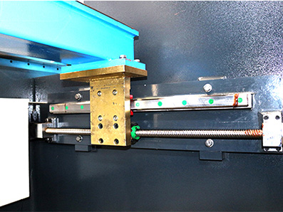 Máy chấn servo điện-thủy lực CNC kết hợp bộ điều khiển DELEM DA66T
