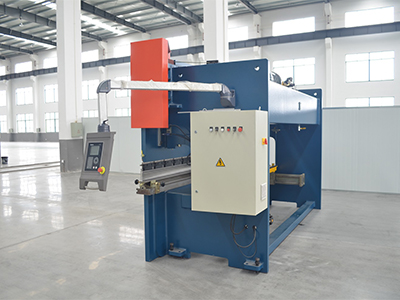 Máy chấn thủy lực kết hợp bộ điều khiển DA41S